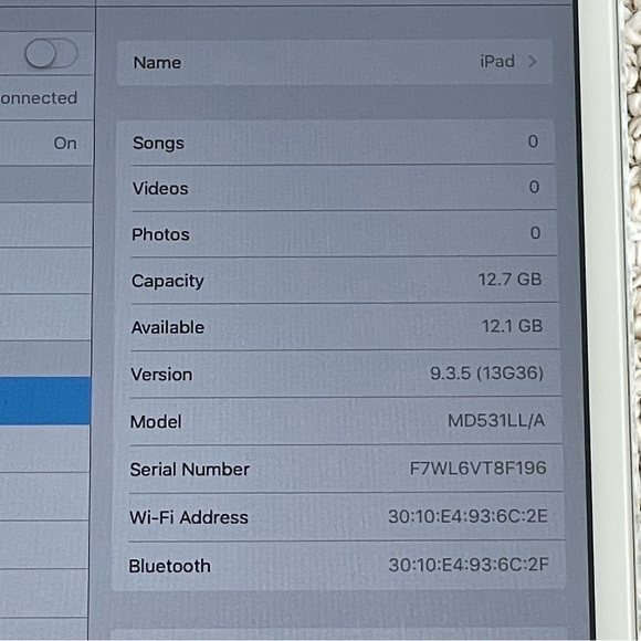 iPad Mini 1st Gen with case - Picture 5 of 8